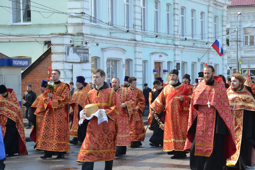 15 мая 25 июня. Крестный ход Кунгур 2019. Крестный ход на Пасху в Батайске 2020. Крестный ход в Нижнем Новгороде на Пасху 2022.